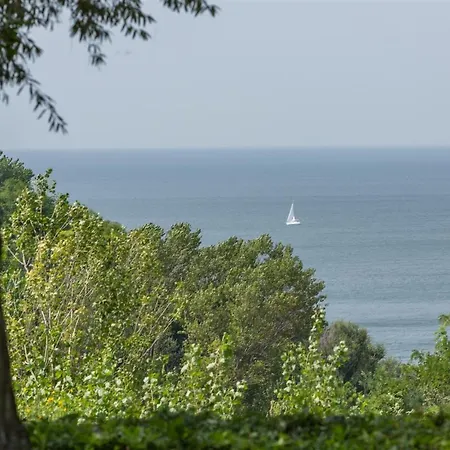 Villa Vallugola 8, Emma Villas
